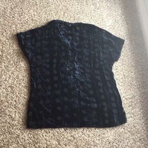 🛼🥁🧩 Cabi blue velvet blouse